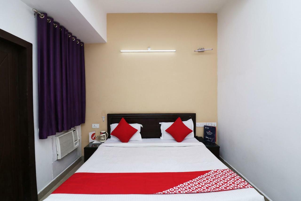 Hotel Oyo 13564 Near Prem Mandir Mathura Zewnętrze zdjęcie