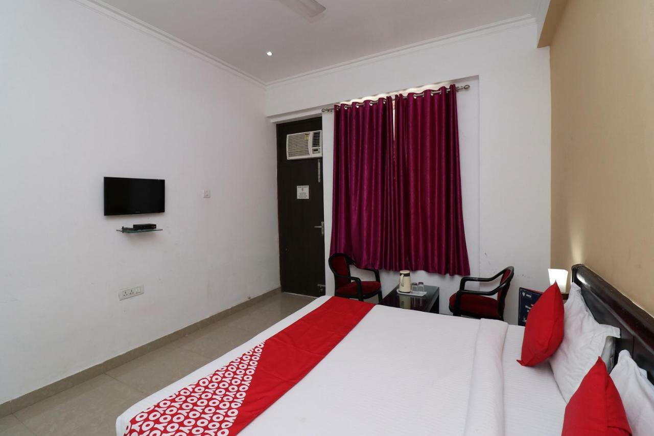Hotel Oyo 13564 Near Prem Mandir Mathura Zewnętrze zdjęcie