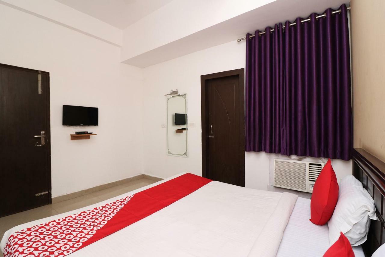 Hotel Oyo 13564 Near Prem Mandir Mathura Zewnętrze zdjęcie