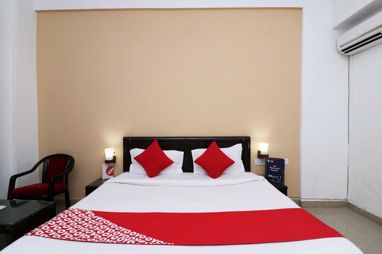 Hotel Oyo 13564 Near Prem Mandir Mathura Zewnętrze zdjęcie